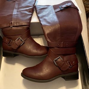 Boot brown vey detailed